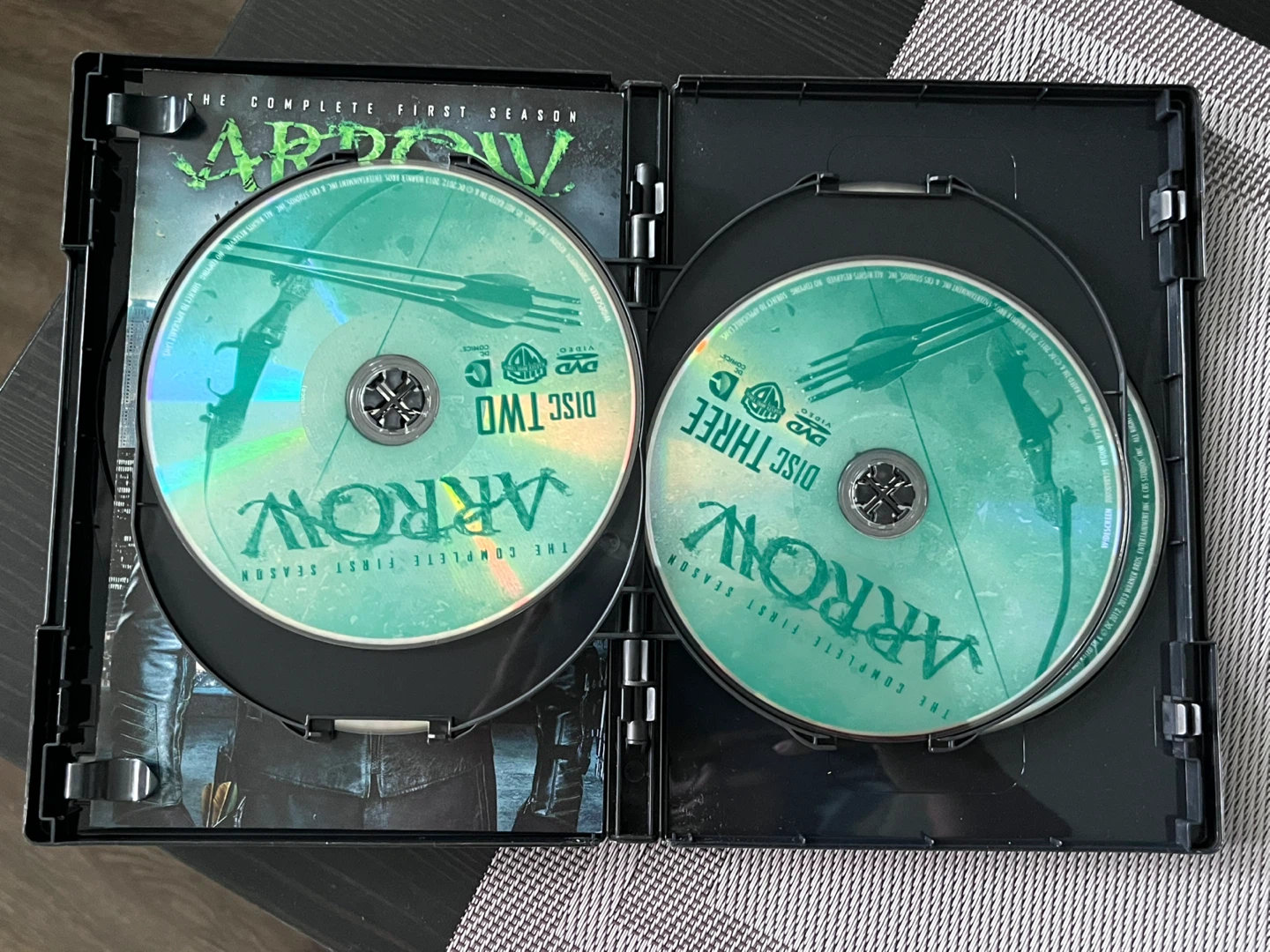 Arrow: The Complete First Season DVD - photo 4