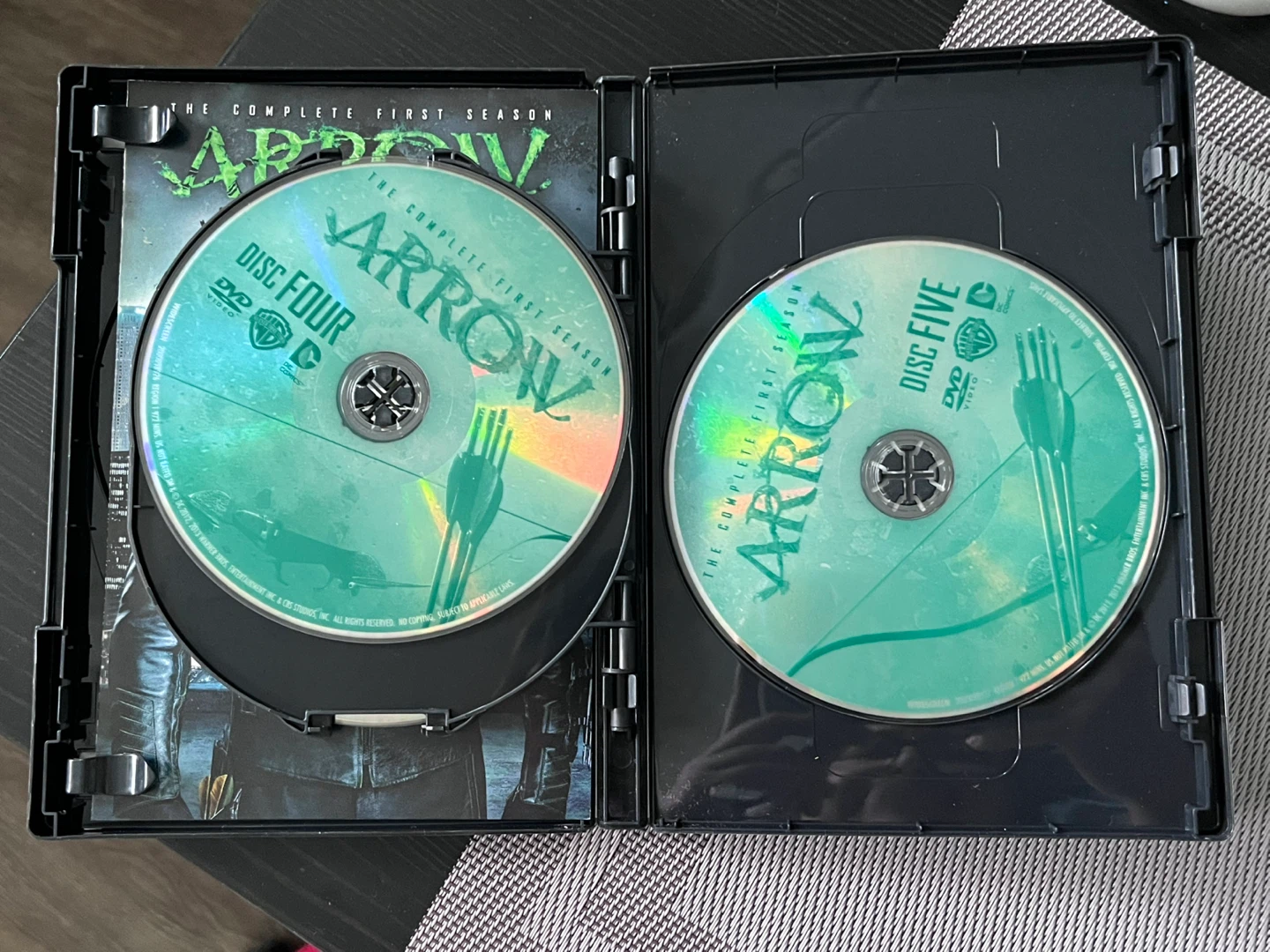 Arrow: The Complete First Season DVD - photo 5