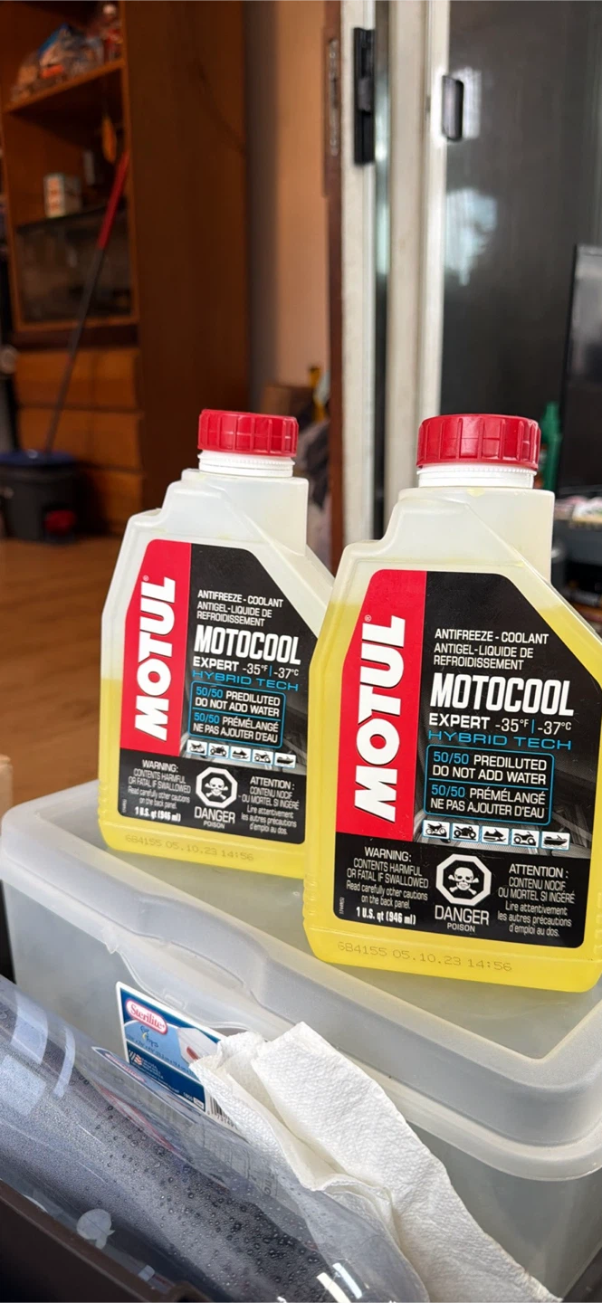 2 Bottles Motul Motocool Expert Antifreeze-Coolant