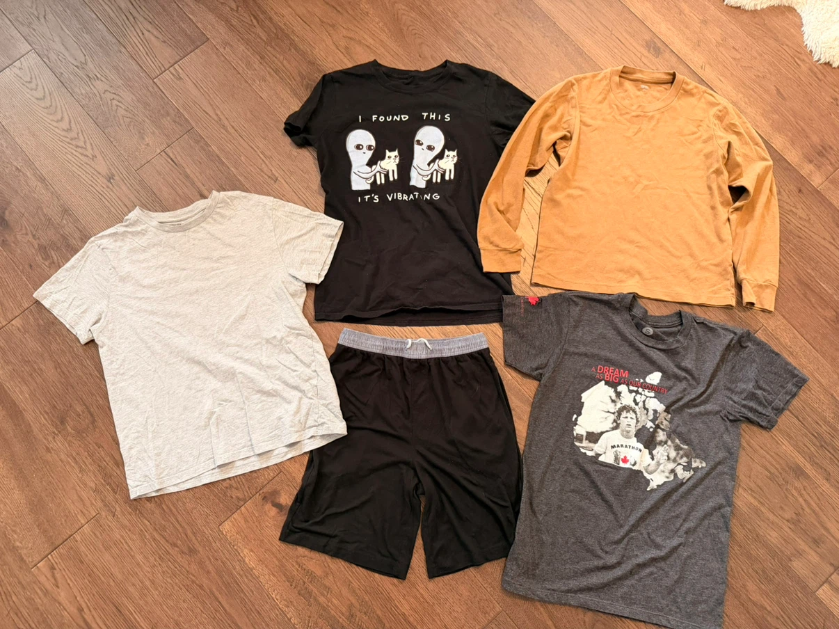 $5 for all!! Men’s XS - Small Clothing Lot