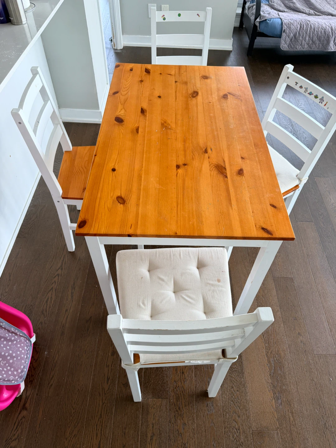 4 seater dinning table - photo 2