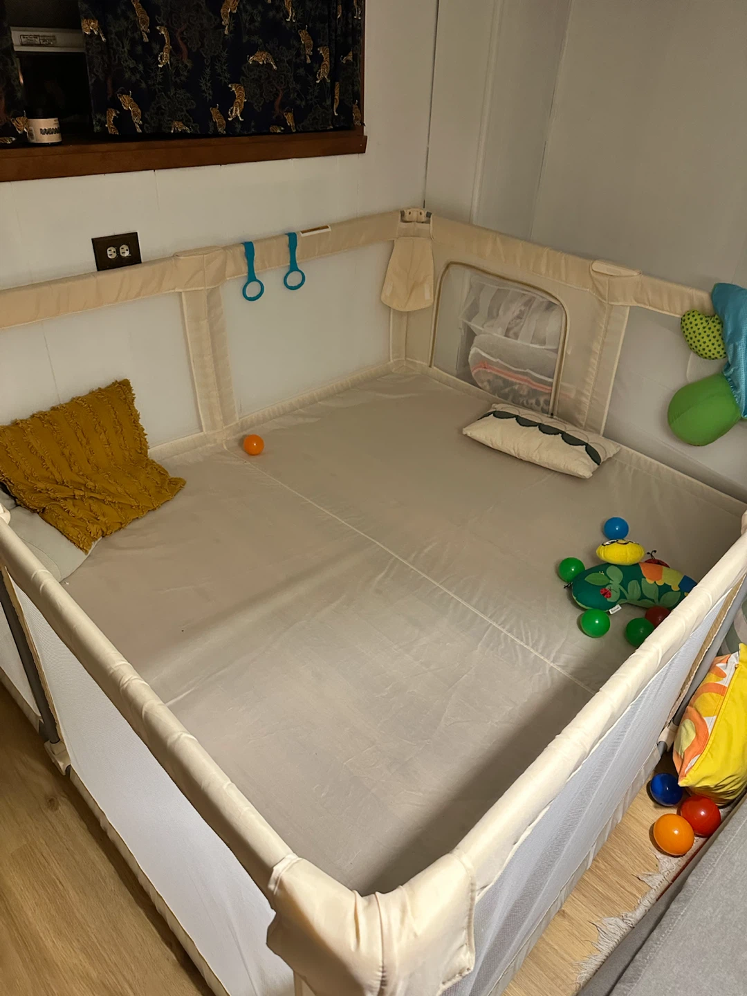 Super large foldable playpen - photo 2