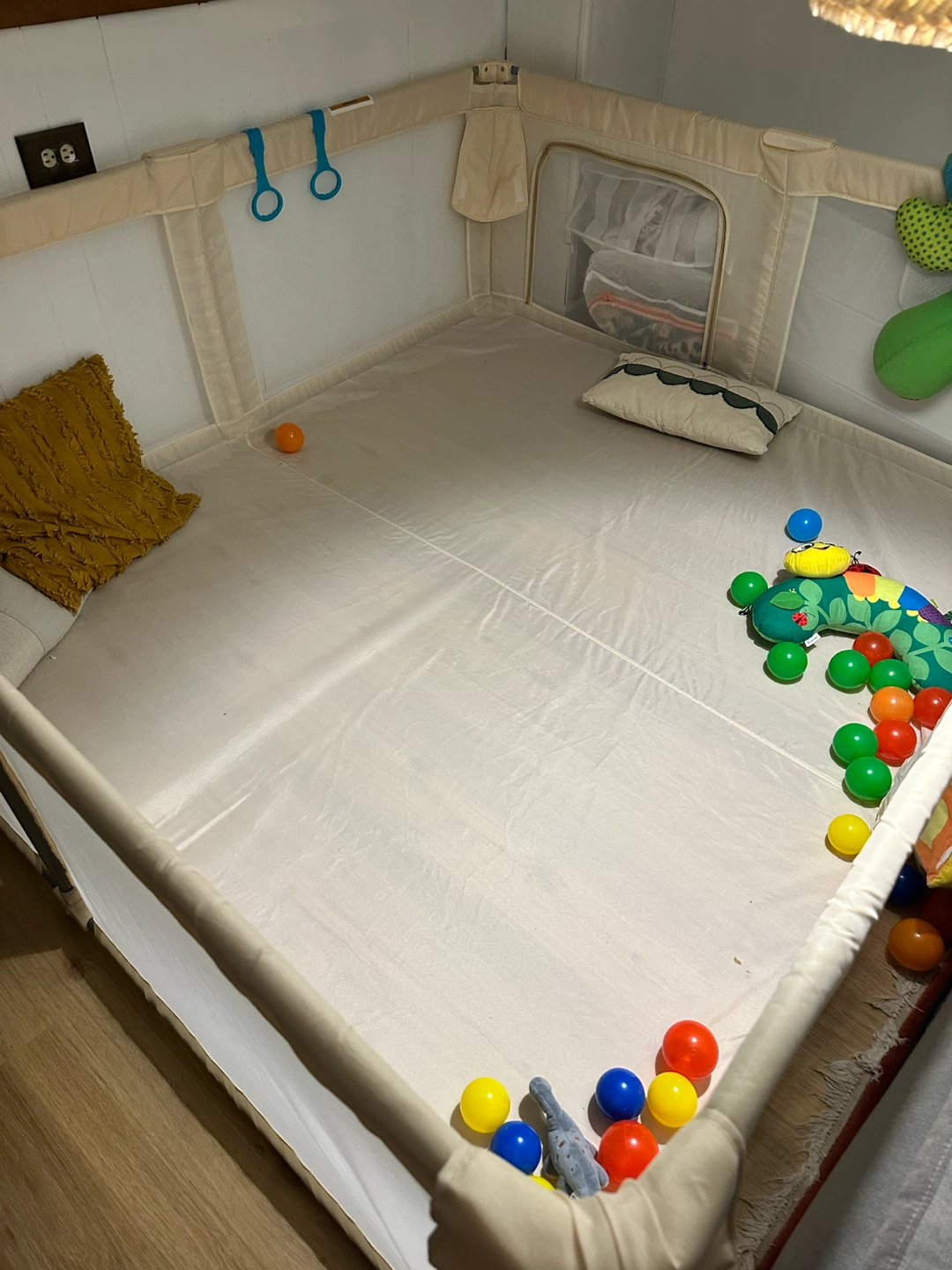 Super large foldable playpen - photo 4