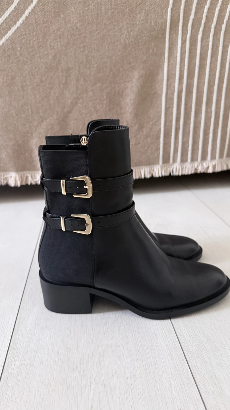 Black Zara Ankle Boots (6 1/2)
