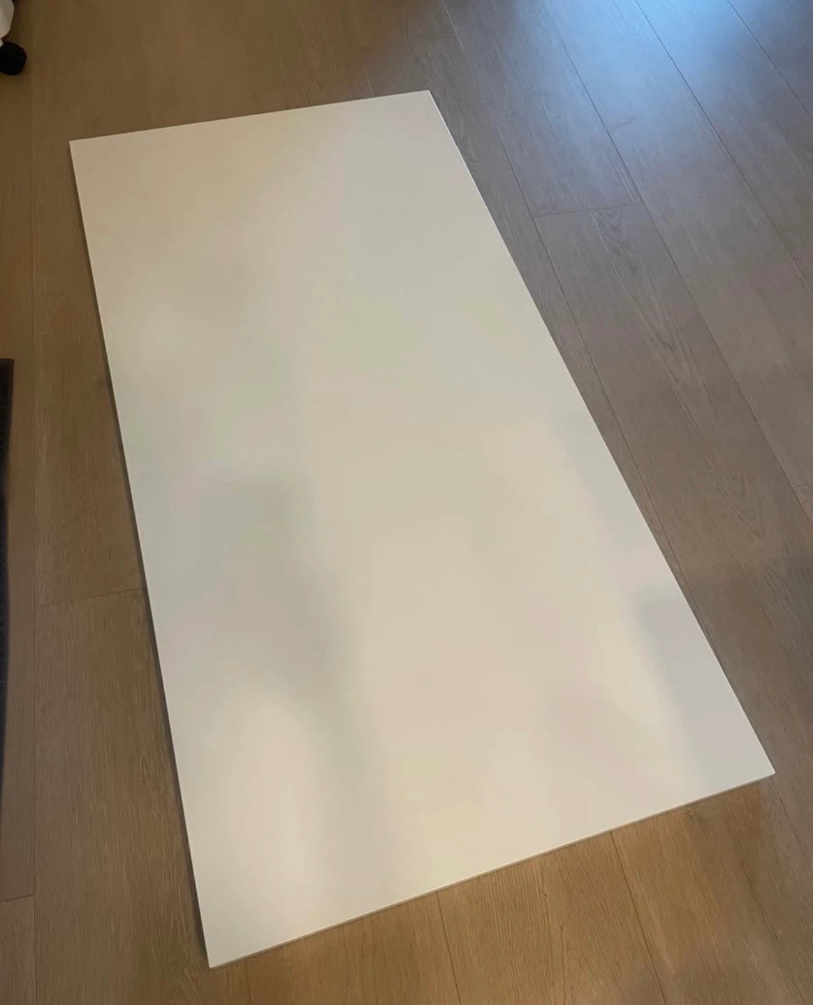 White desk top (no legs)