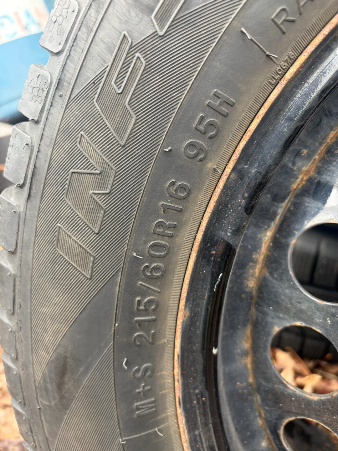 Set of 4 Winter Tires 215/60R16 95H