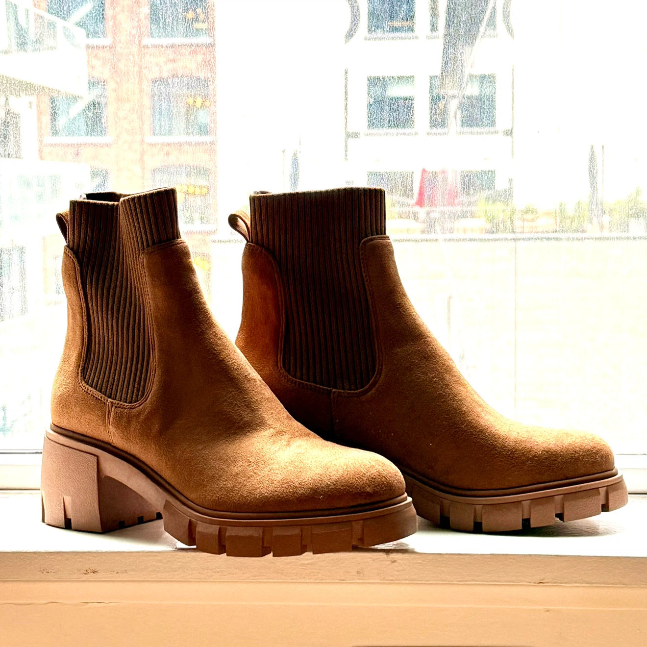 New Steve Madden Brown Suede Chelsea Boots size 8