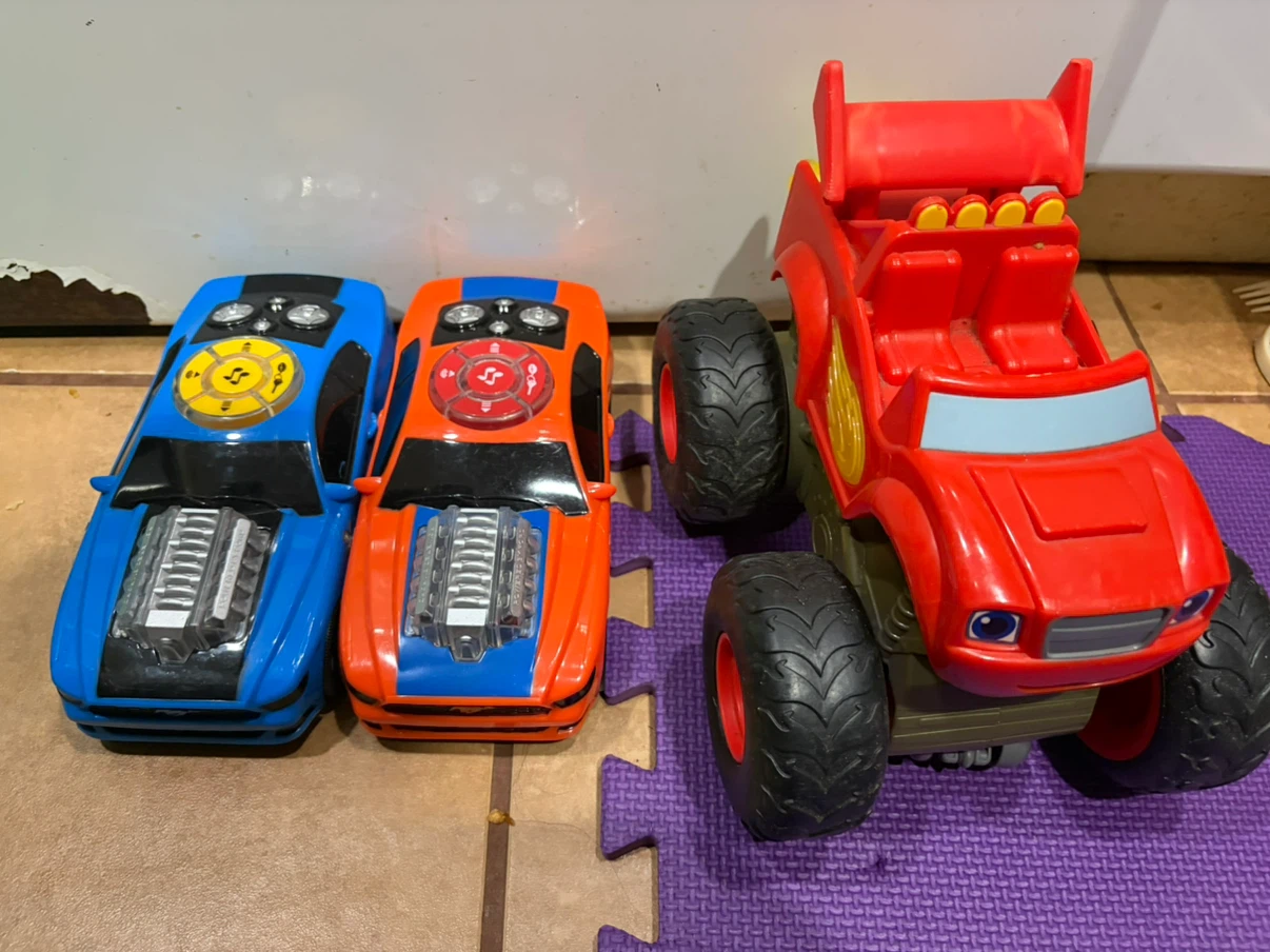 Fisher-Price Blaze and Ford Mustang Toy Car Set