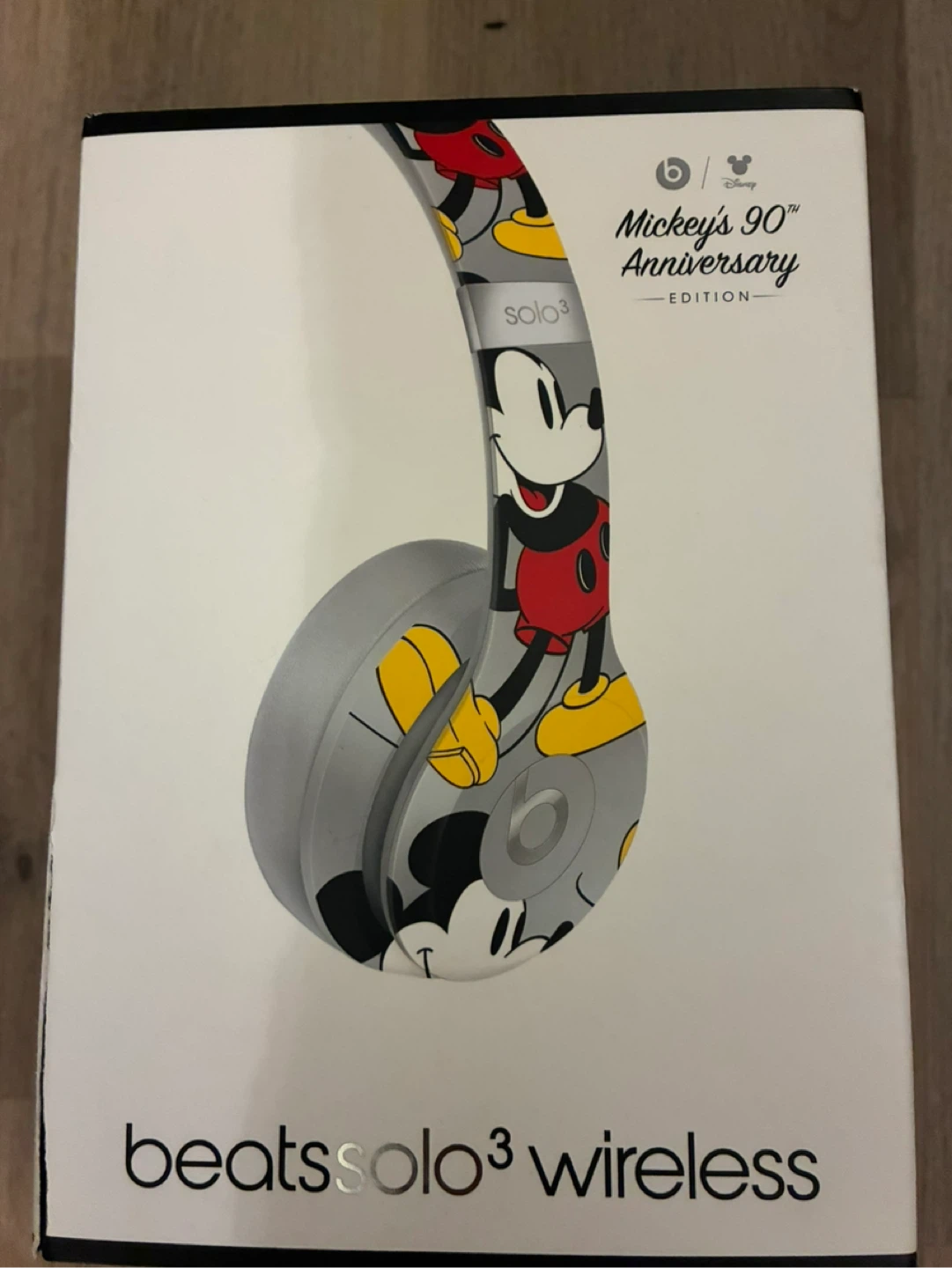 Beats Solo3 Wireless Mickey Mouse 90th Anniversary Limited