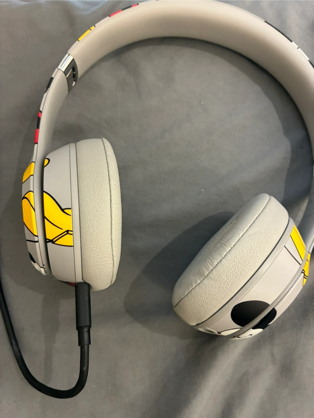 Beats Solo3 Wireless Mickey Mouse 90th Anniversary Limited - photo 4