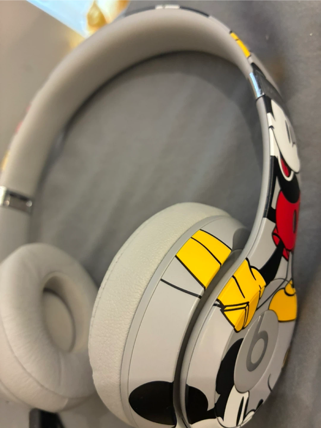 Beats Solo3 Wireless Mickey Mouse 90th Anniversary Limited - photo 5