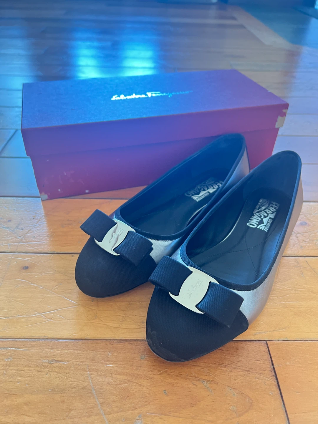 Salvatore Ferragamo Varina Flats - Size 7.5 D - photo 3