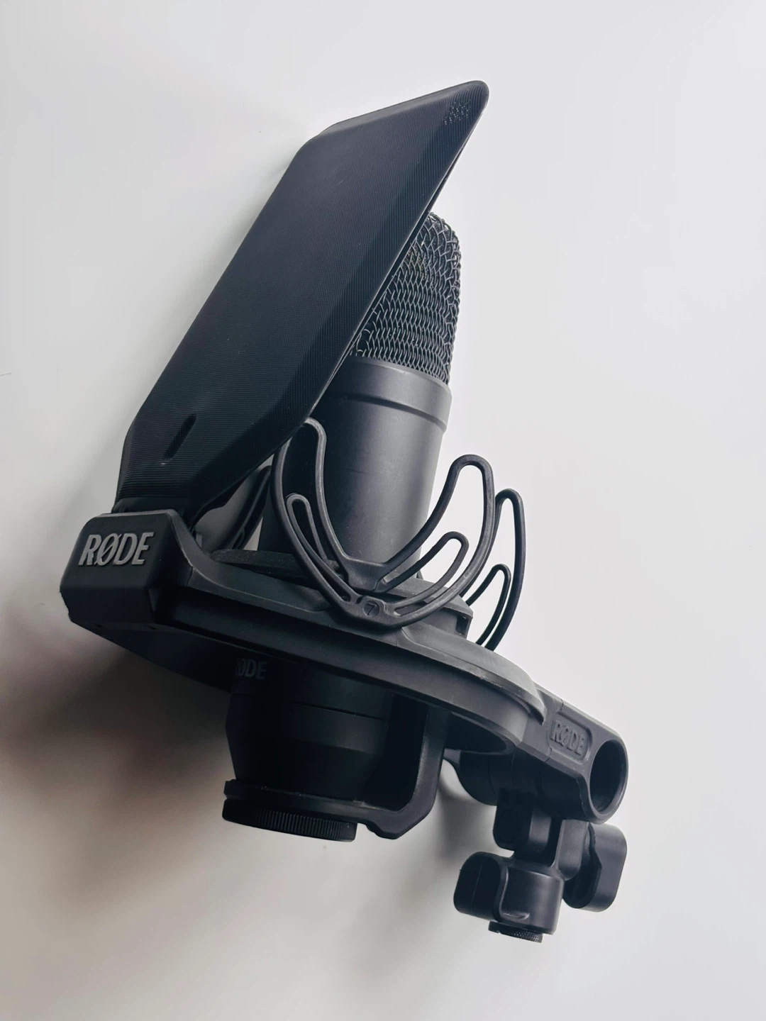 Rode NT1 Condenser Microphone + Shock Mount - photo 3