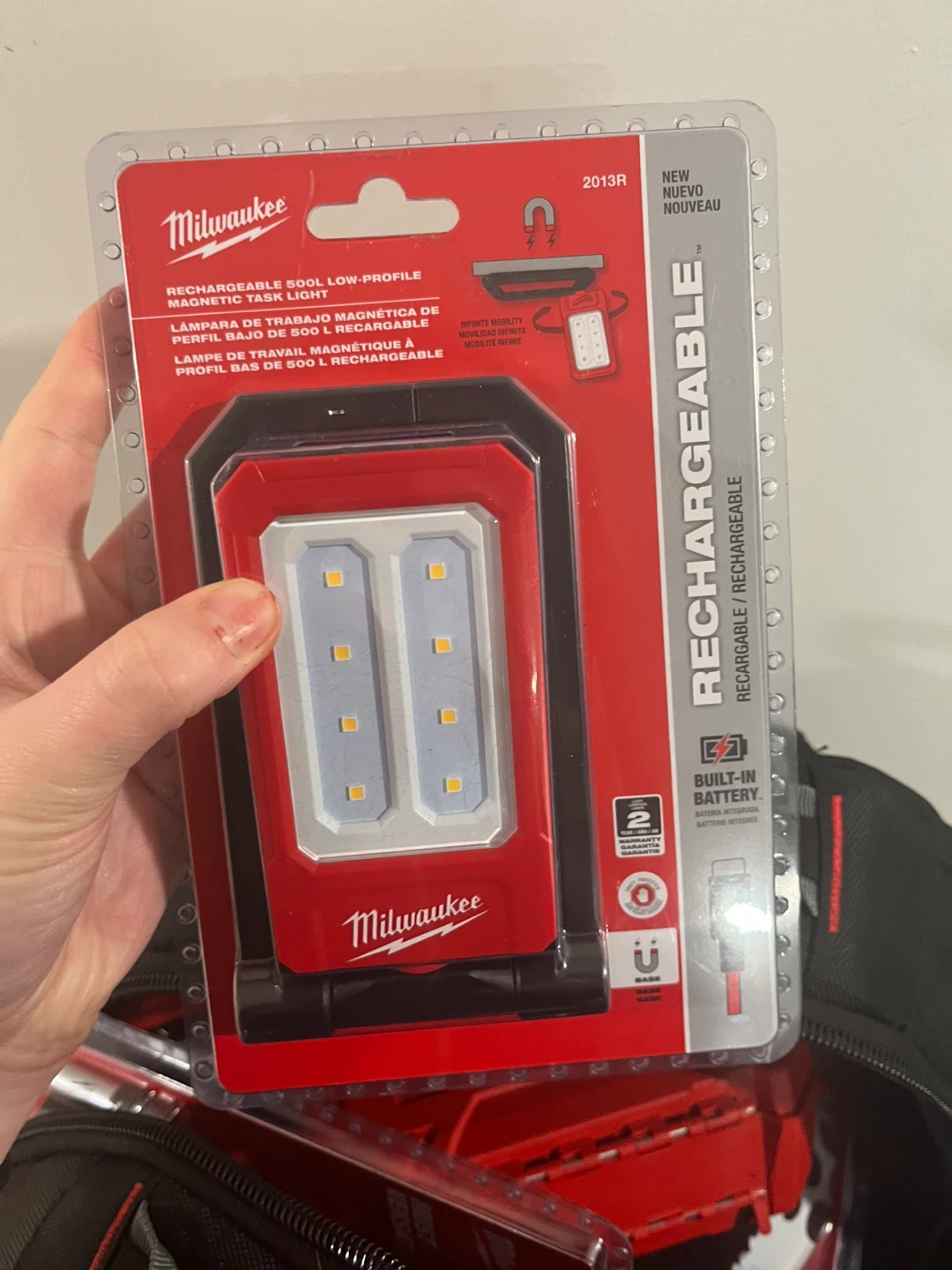 Milwaukee Tool 500 Lumen Low-Profile Task Light Model # 2013R|
