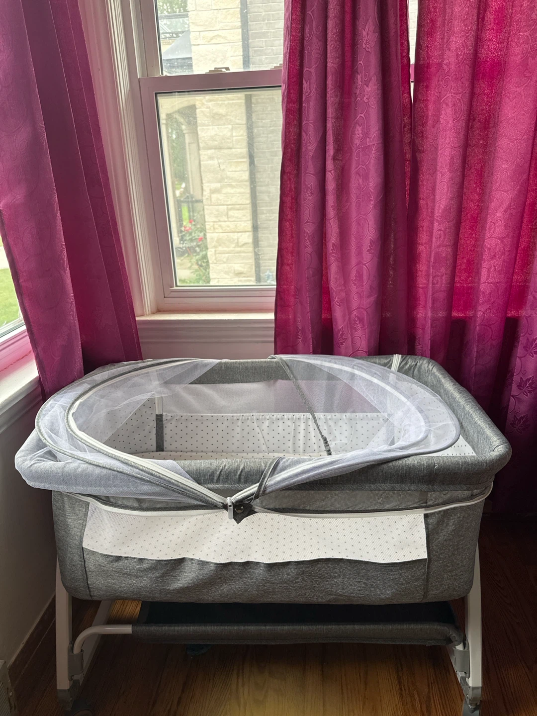 Title: Baby Bassinet / Bed with Mosquito Net – Grey & White