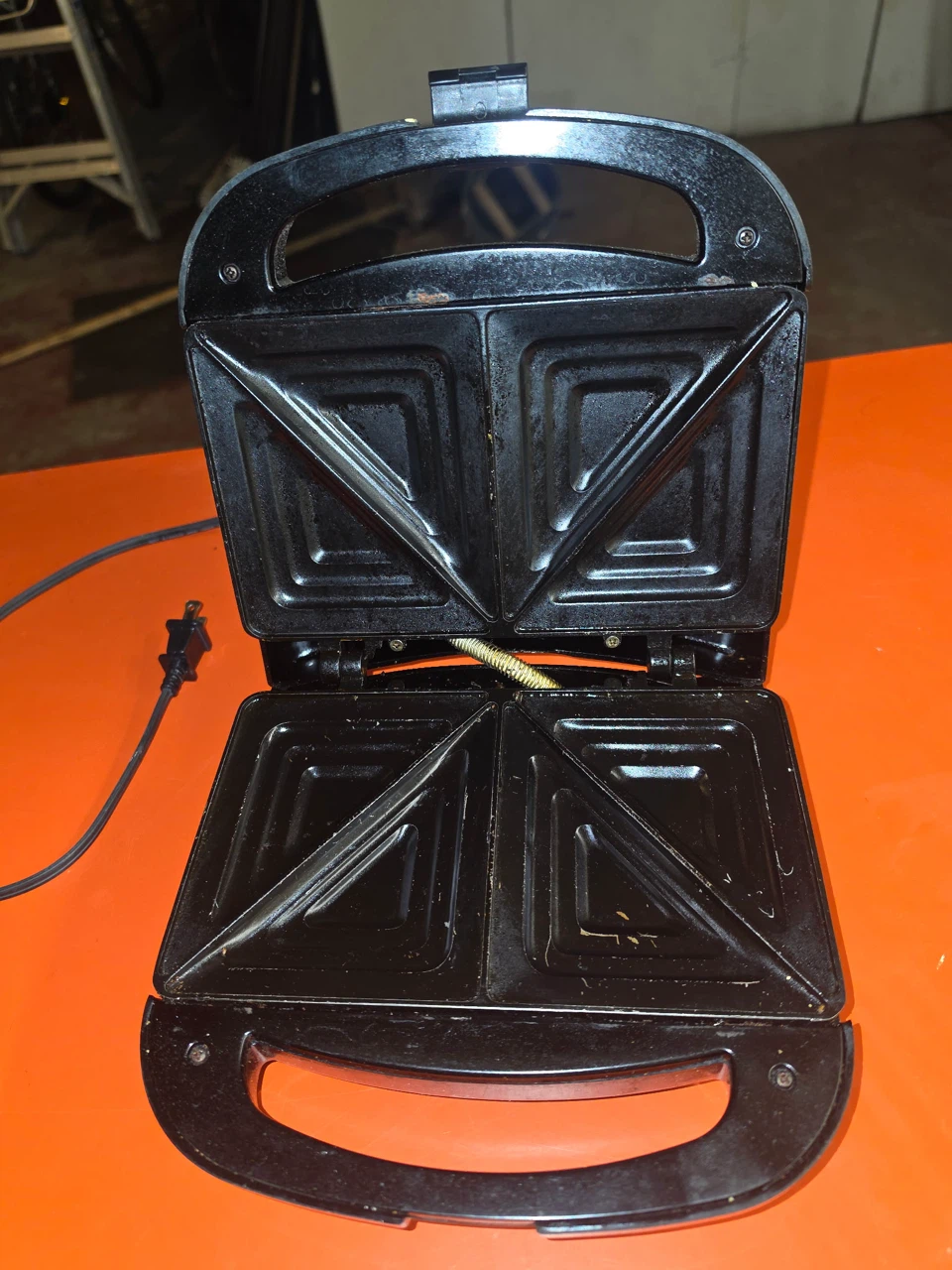 White Westinghouse Sandwich Maker - photo 2