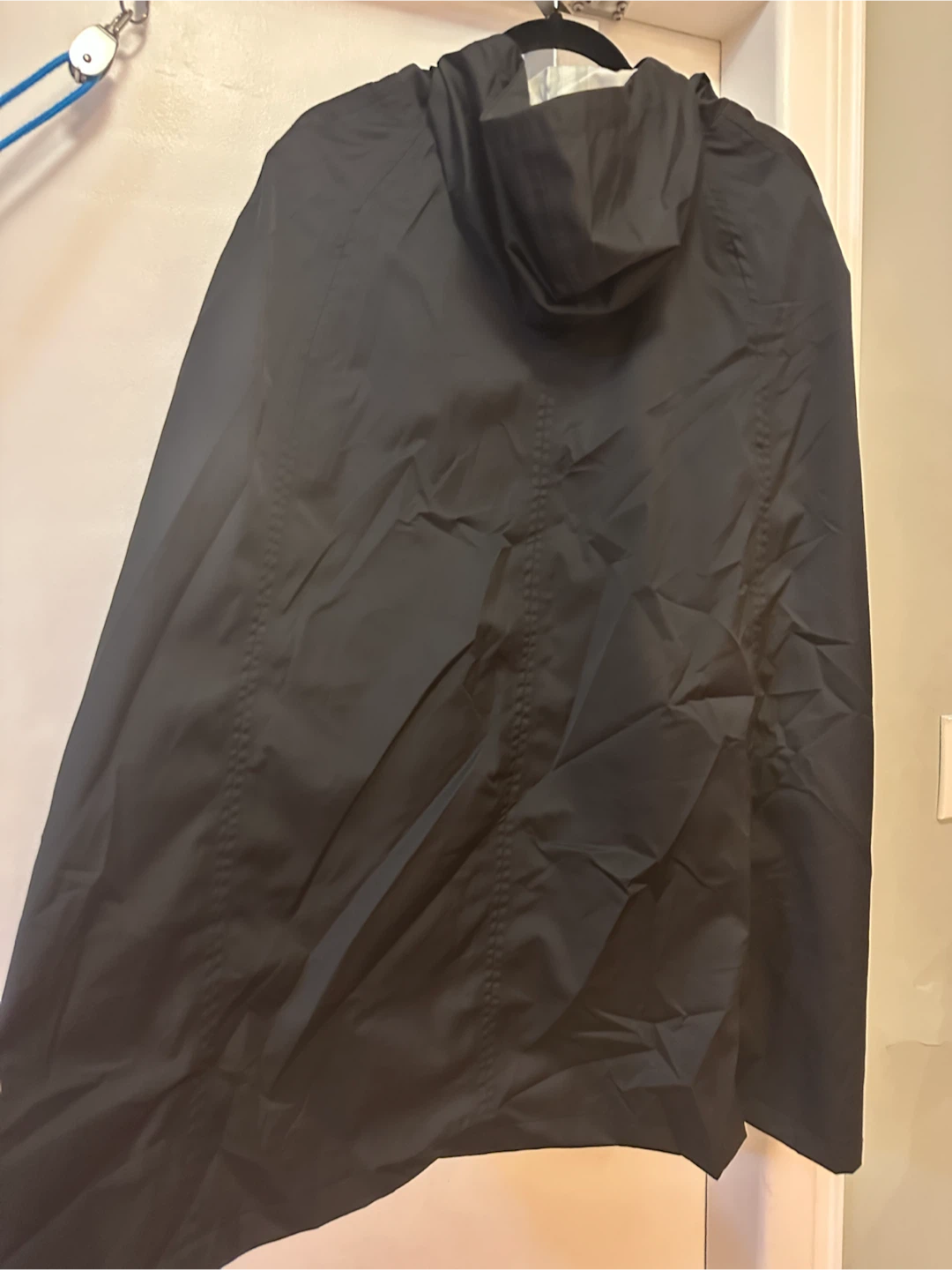 Roots Canada Black Rain Poncho - photo 5