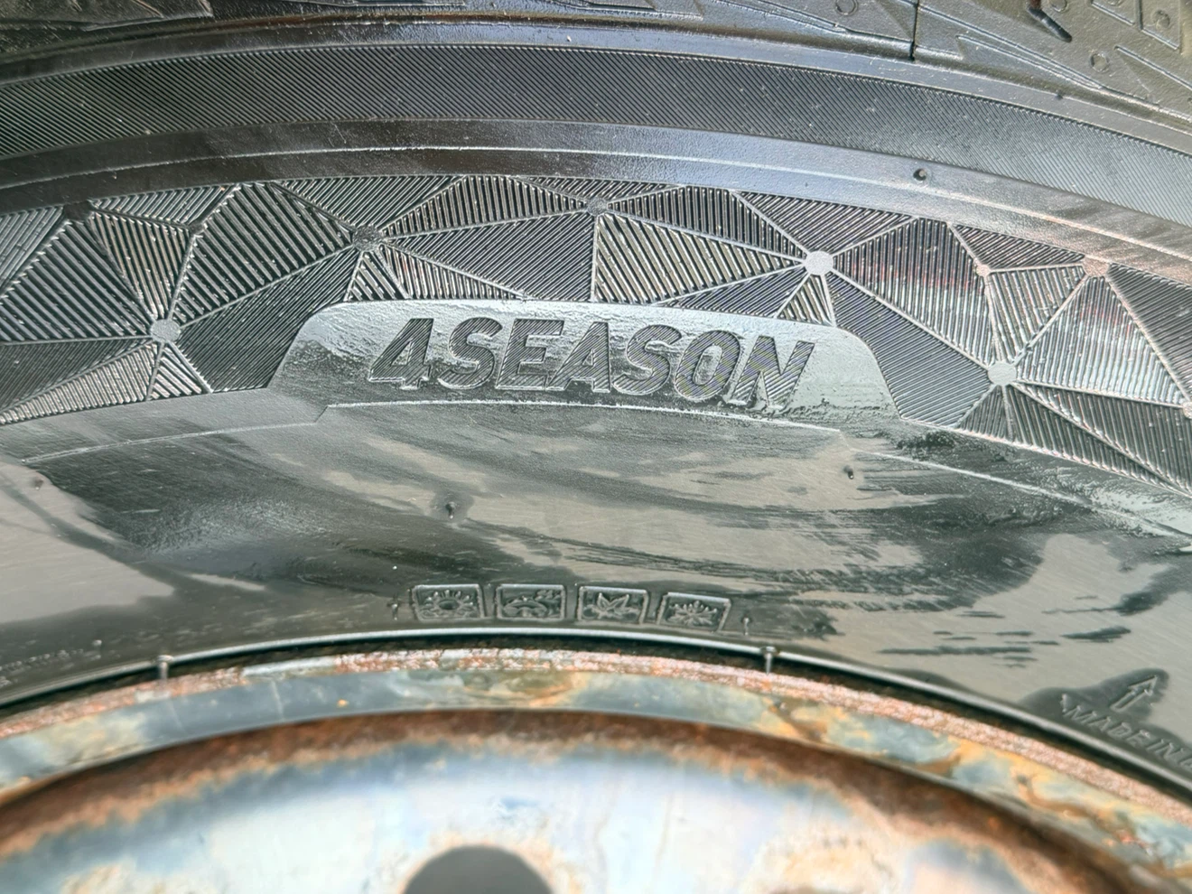 Kumho 225/65 R17 4Season Tire - photo 2