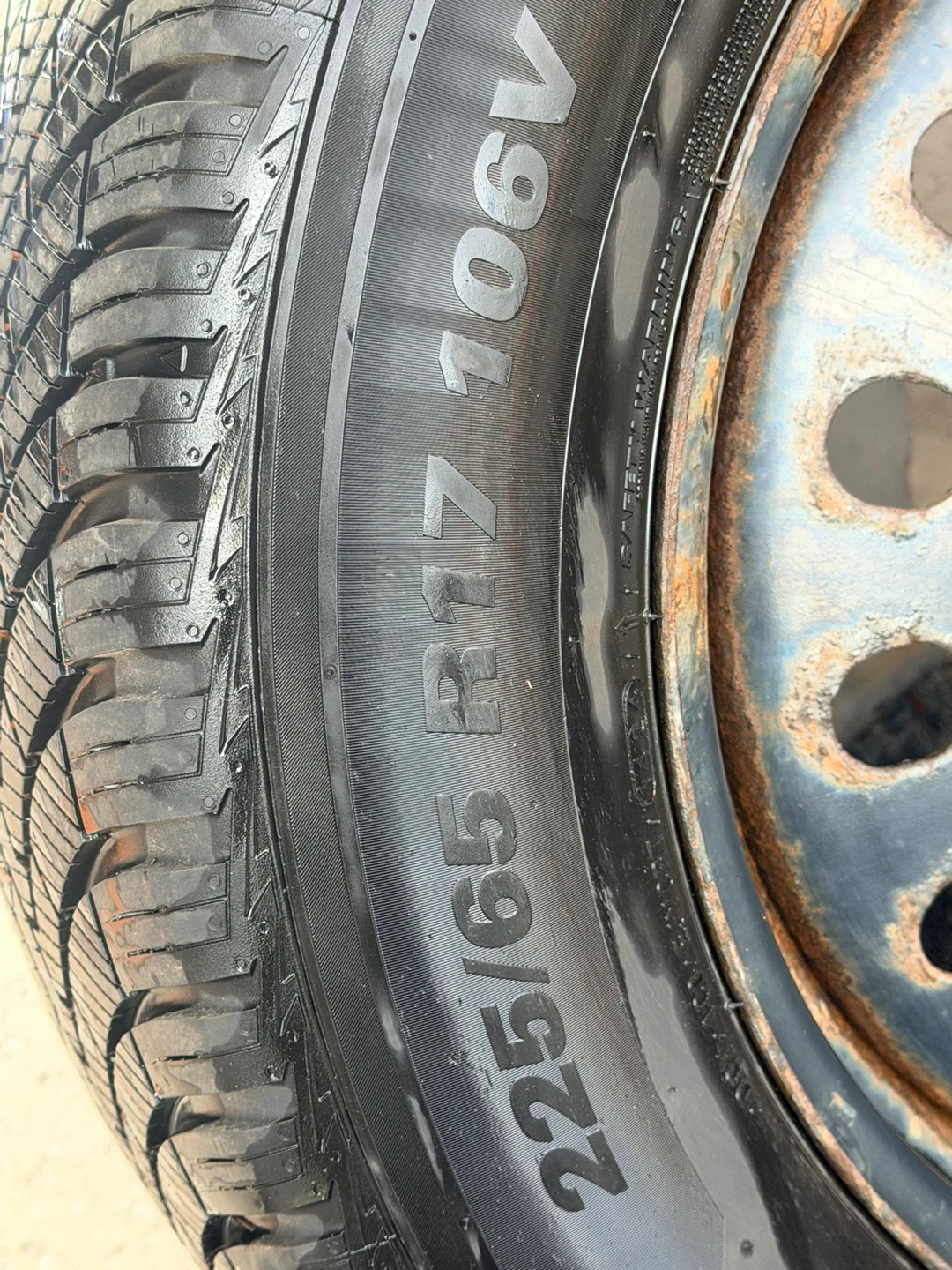 Kumho 225/65 R17 4Season Tire - photo 3