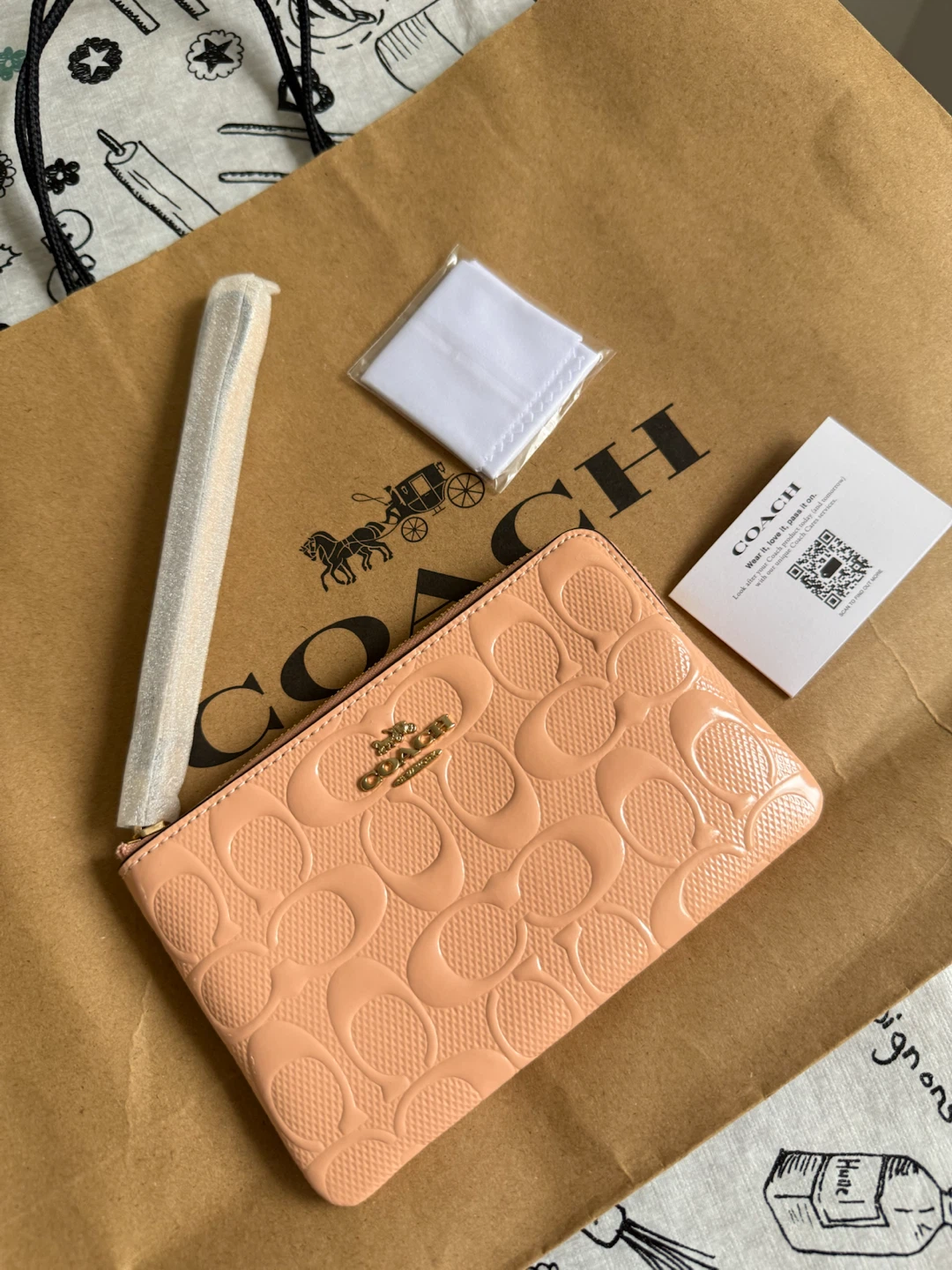 Coach Signature Leather Wristlet  BRAND NEW - photo 3