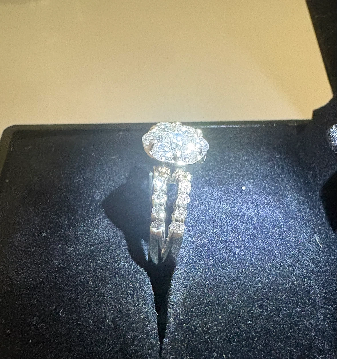 14k white gold ring with diamonds (size 7) - photo 4