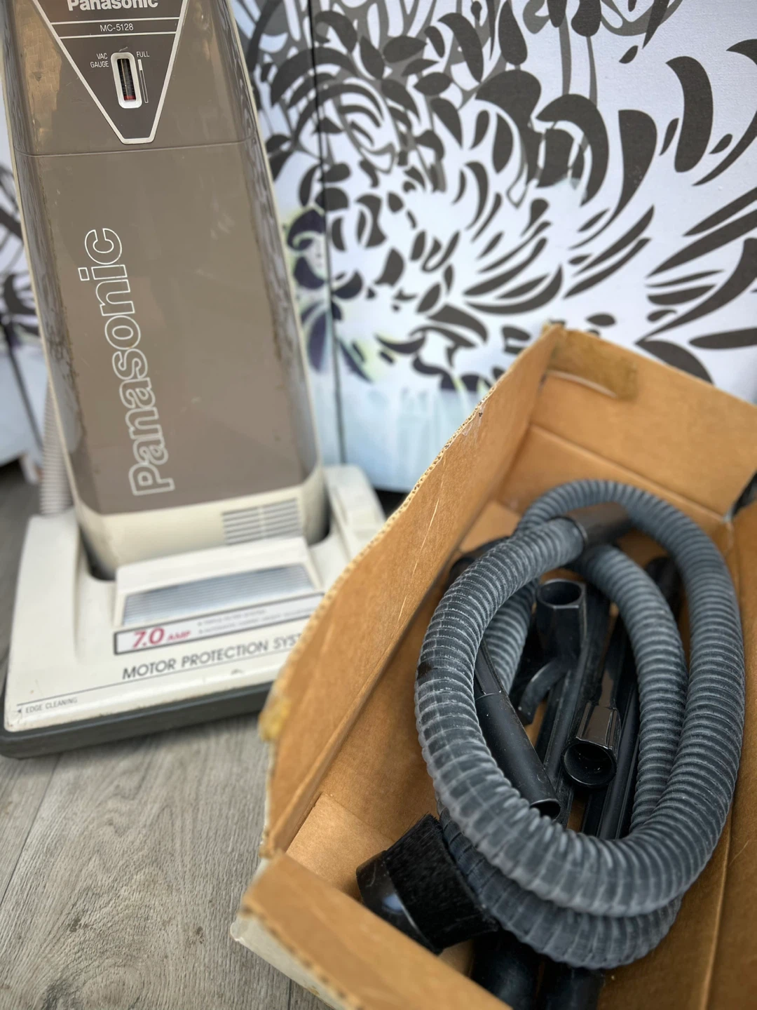 Panasonic Upright Vacuum MC-5128