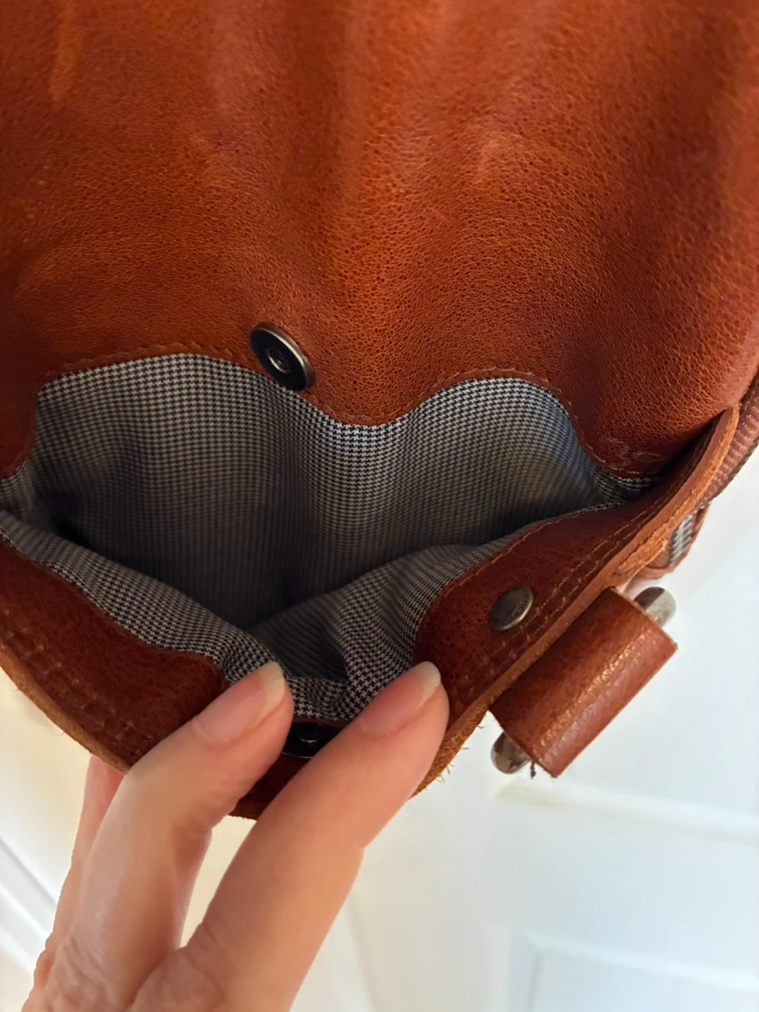 Unisex Spikes & Sparrow leather sling bag - photo 3