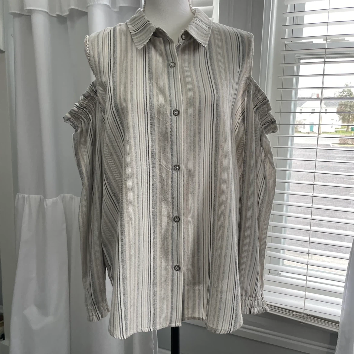 Simply Noelle Cold Shoulder Striped Blouse - photo 2