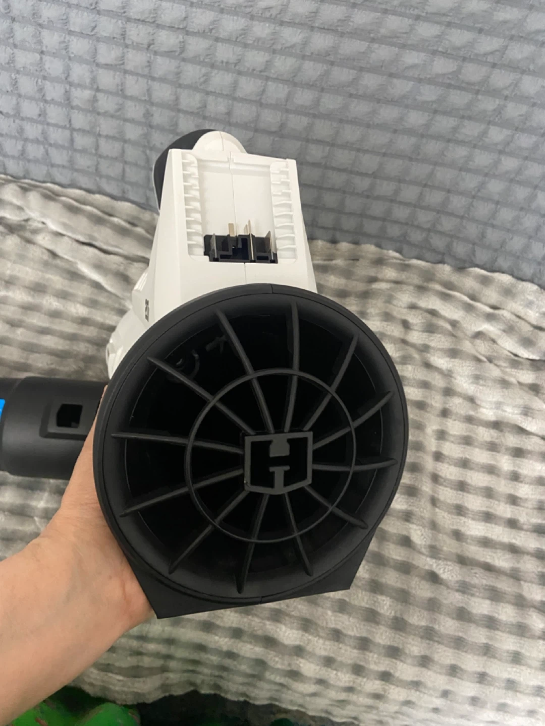 HART 20V Cordless Leaf Blower - photo 4