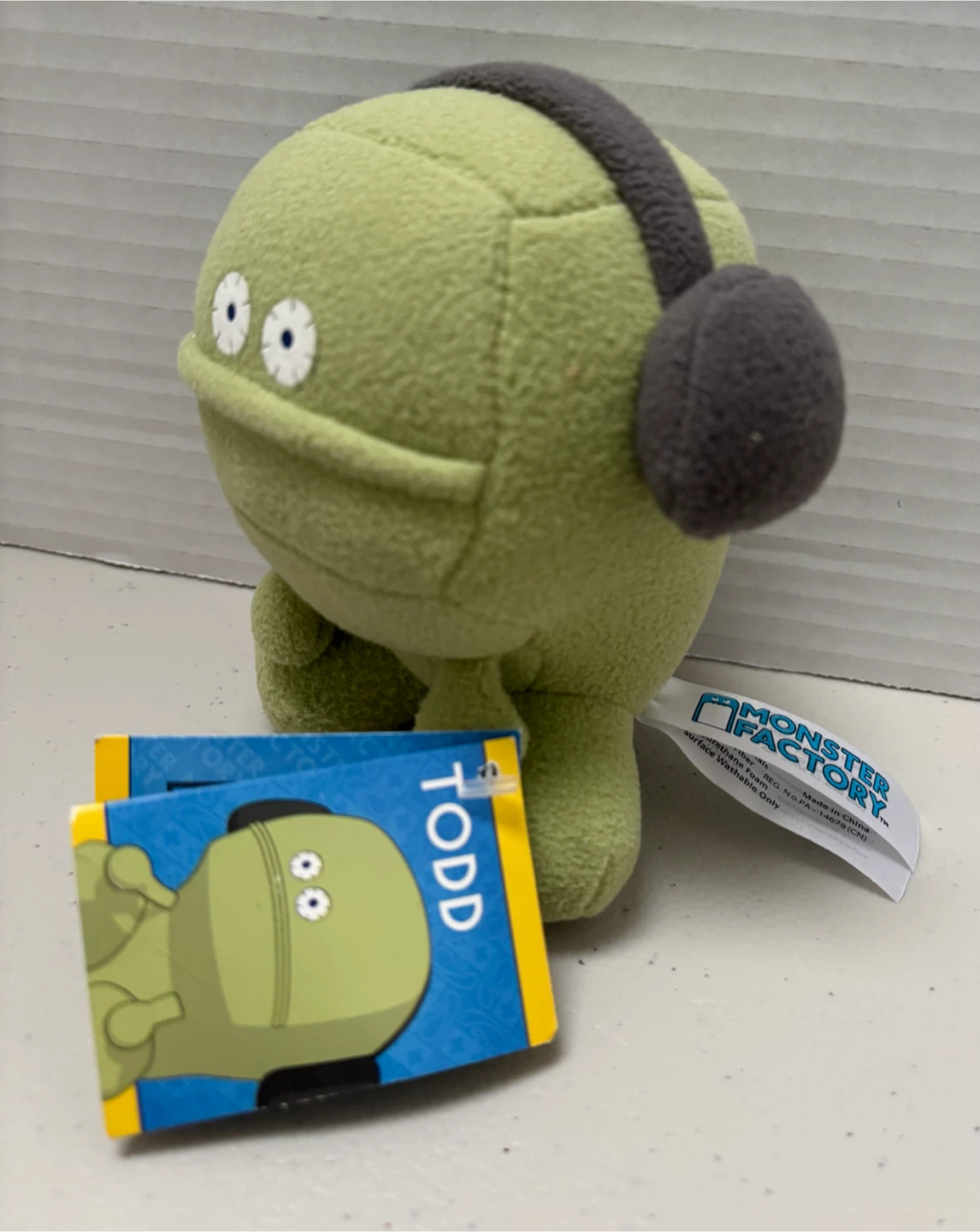 Monster Factory Todd Plush Toy - photo 2