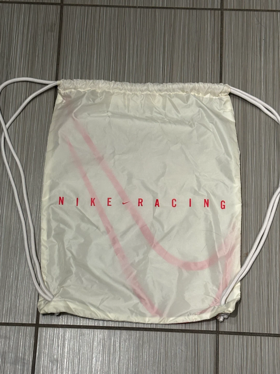Brand new Nike Drawstring Bag - photo 2