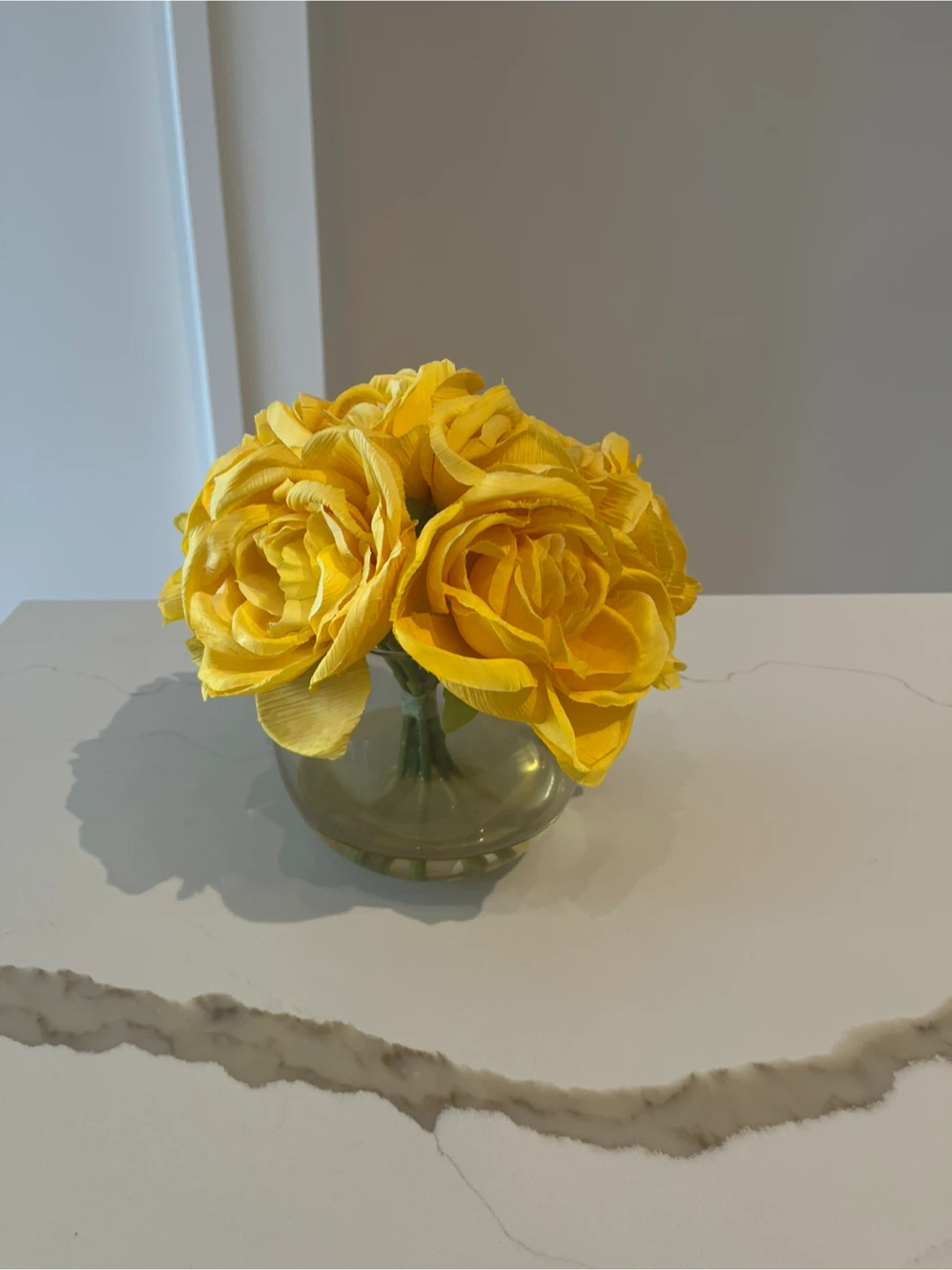 Artificial Yellow Rose Arrangement in Glass Vase - photo 2