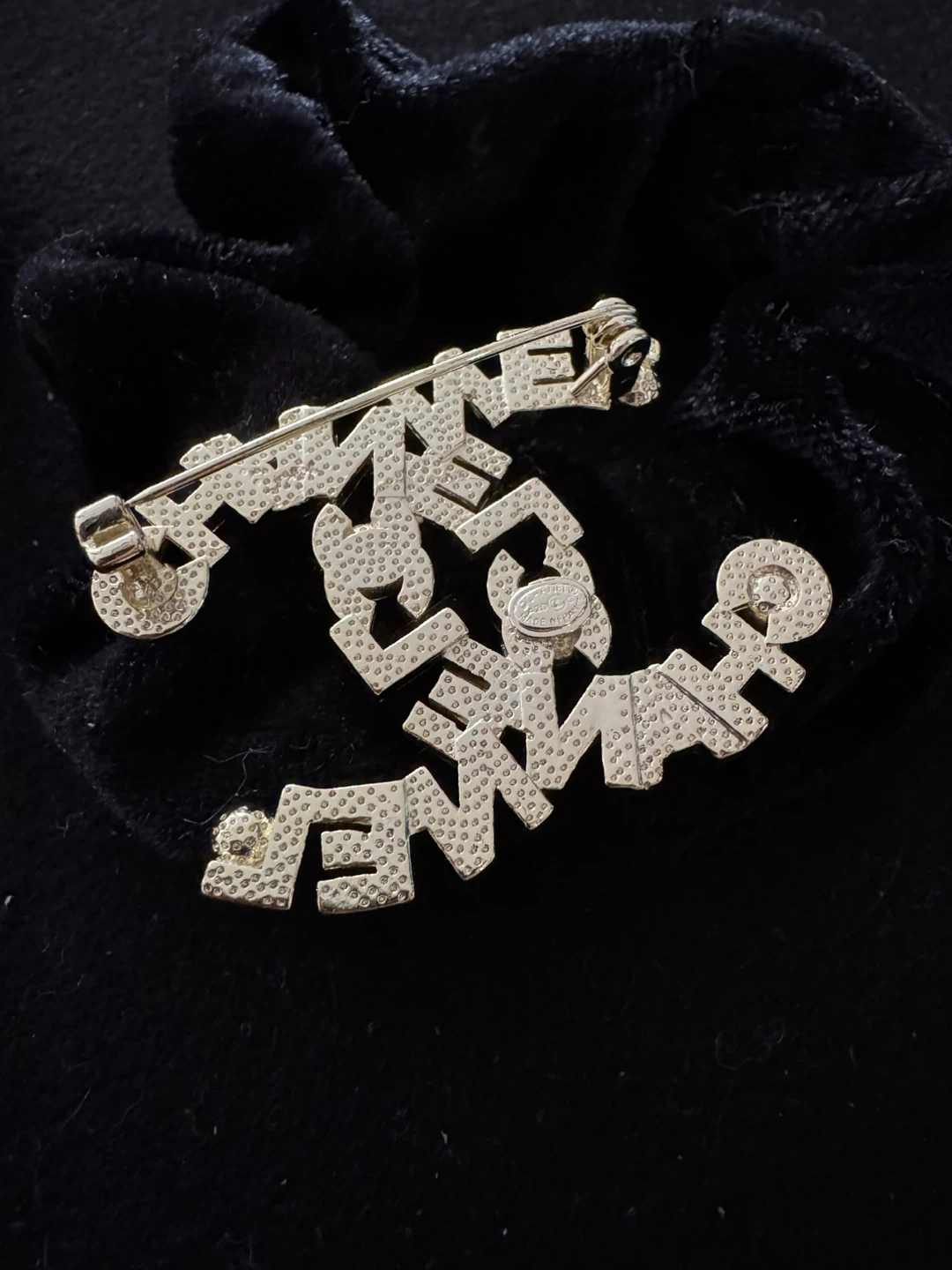 Chanel CC Logo Rhinestone Brooch - photo 3
