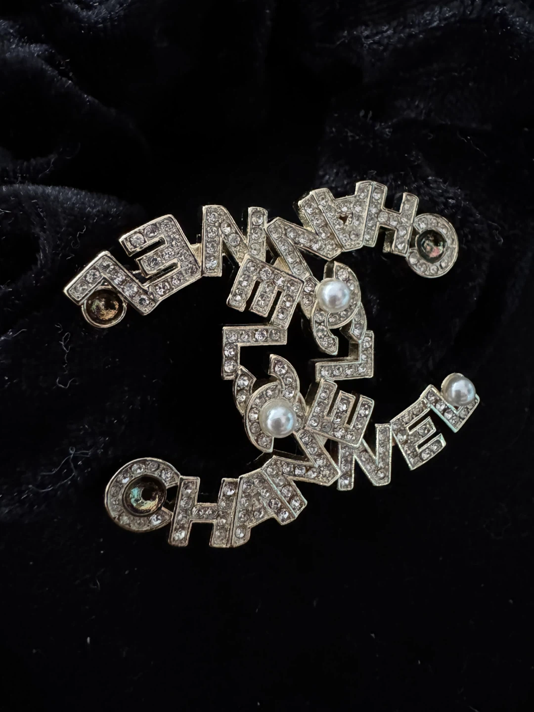 Chanel CC Logo Rhinestone Brooch - photo 4