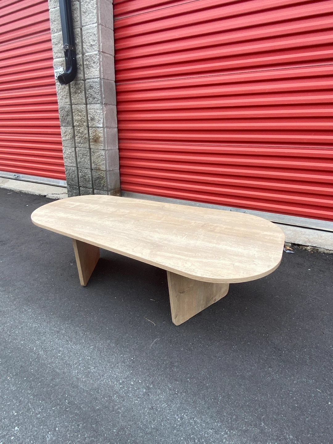 Oval light wood coffee table - photo 2