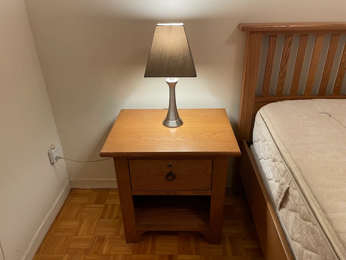 Queen Size 4-piece Oak Bedroom Set (Moving Sale) - photo 2