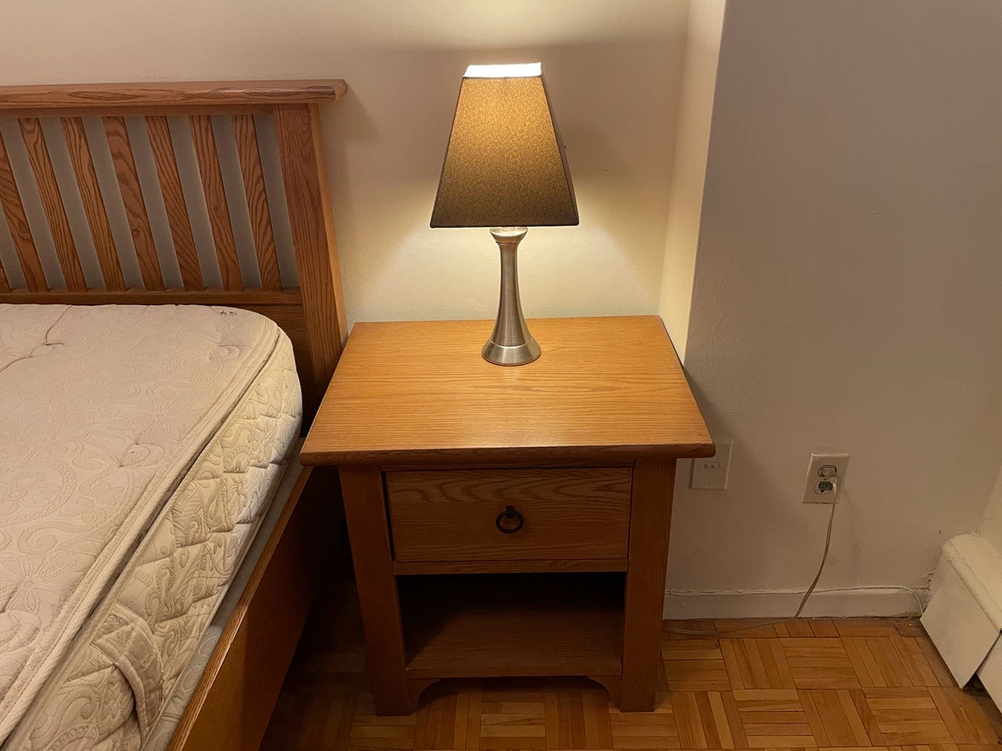 Queen Size 4-piece Oak Bedroom Set (Moving Sale) - photo 3