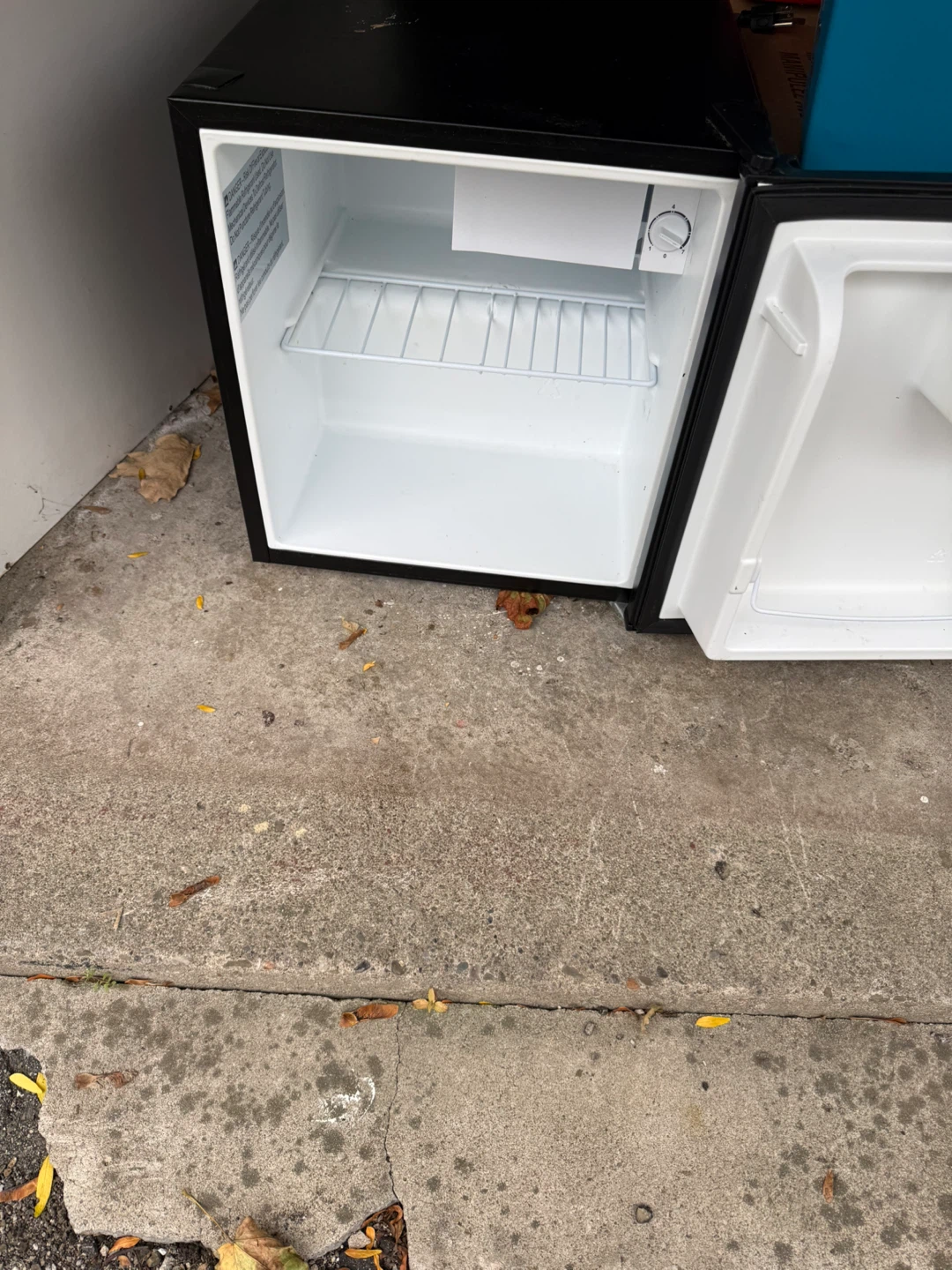 Galanz Black Mini Fridge - photo 4