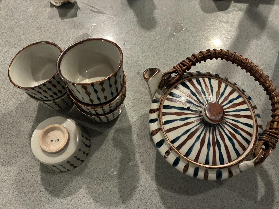 Japanese stoneware Teapot and Tea Cup Set