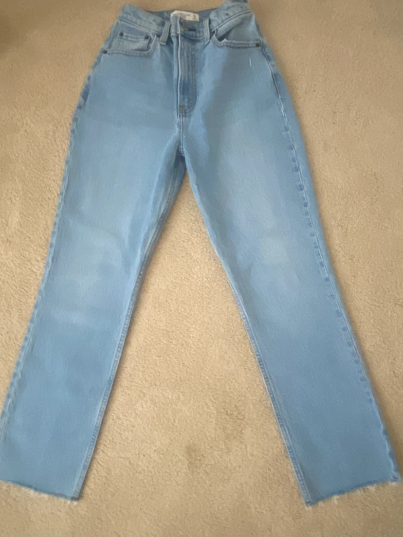 Abercrombie & Fitch 90s Straight Ultra High Rise Jeans - photo 2