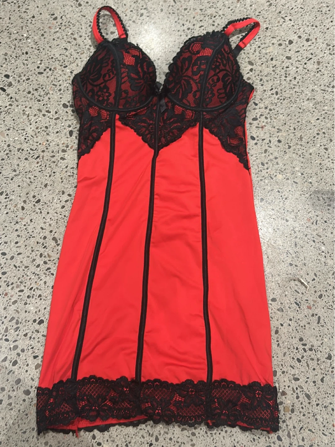 La Vie en Rose Red and Black Lace dress