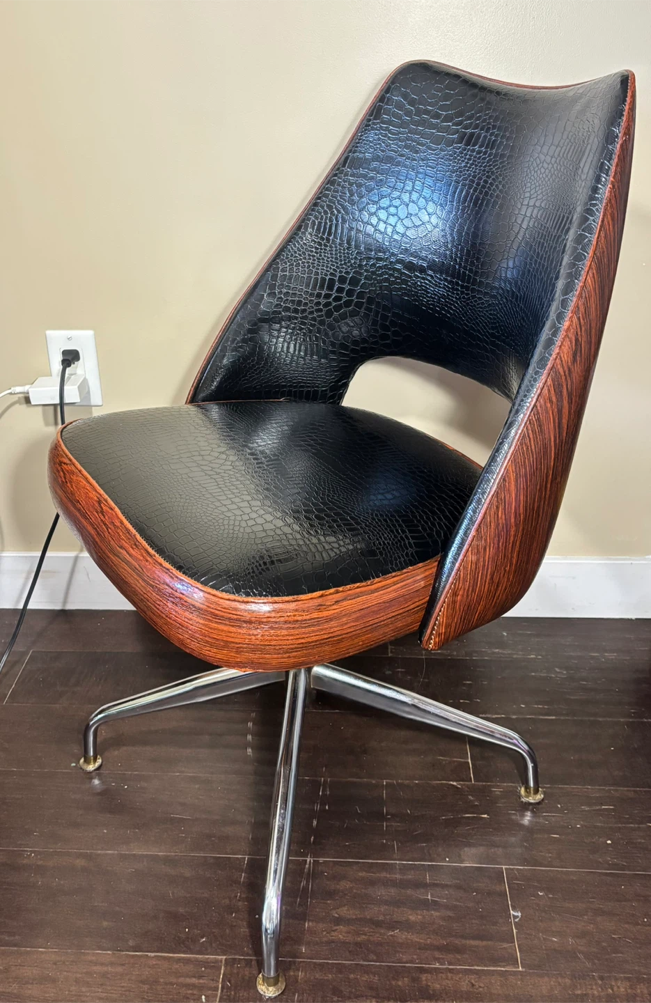 Vintage Embassy Furniture Swivel Chair chrome crocodile