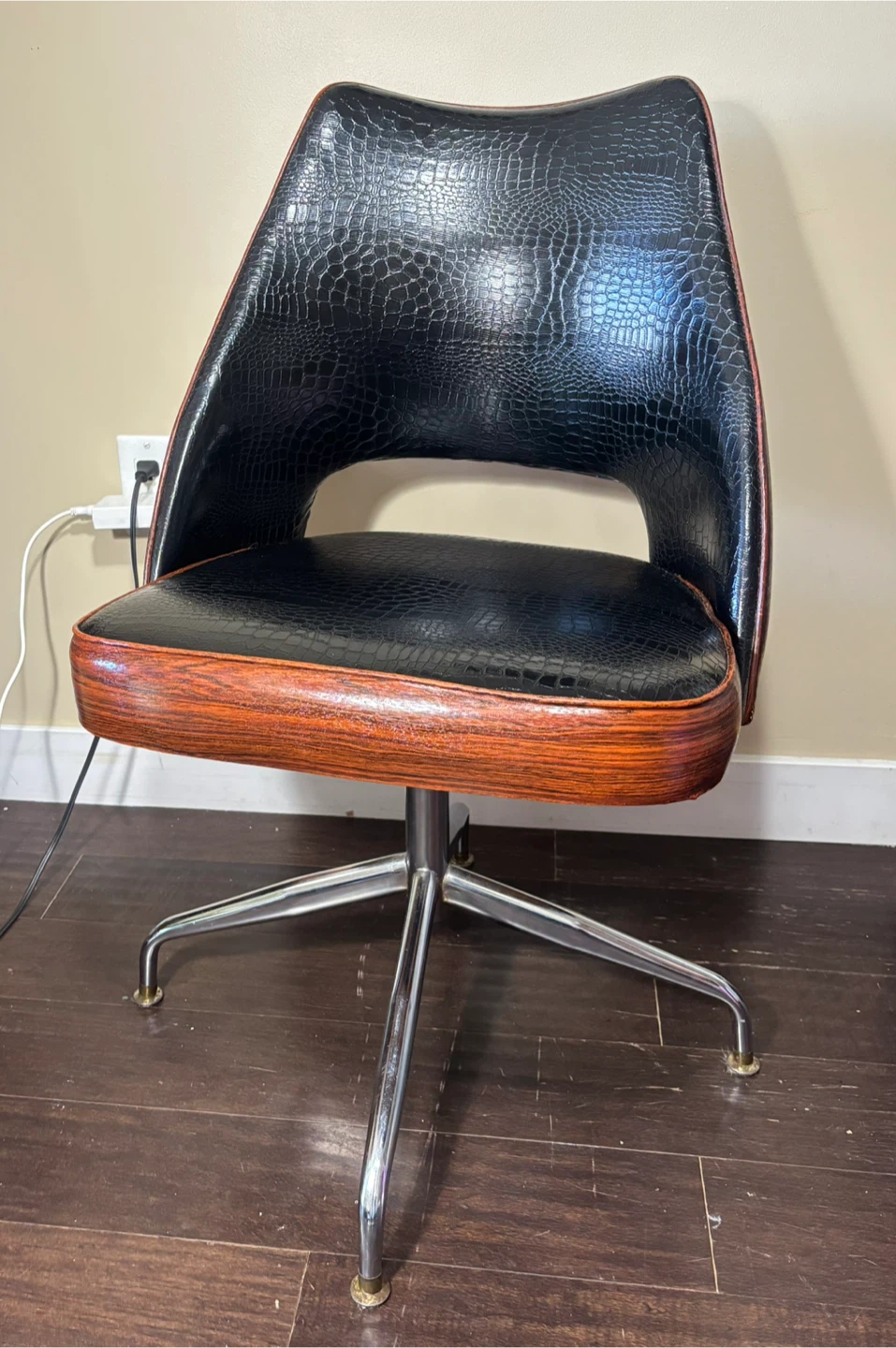 Vintage Embassy Furniture Swivel Chair chrome crocodile - photo 2