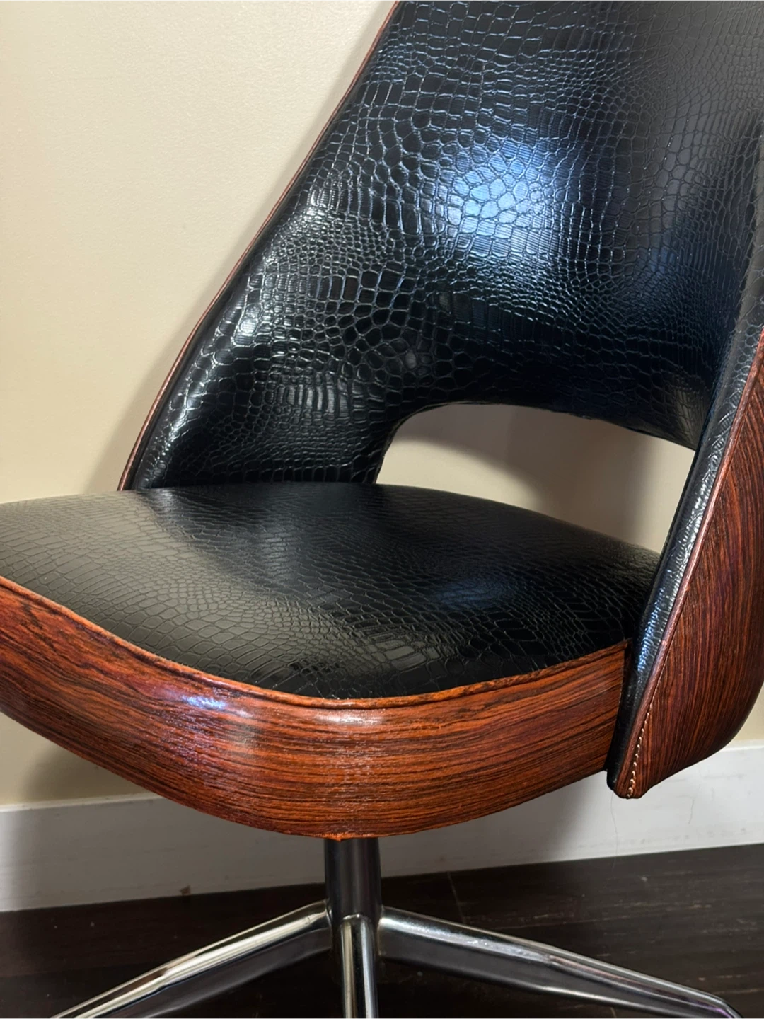 Vintage Embassy Furniture Swivel Chair chrome crocodile - photo 3