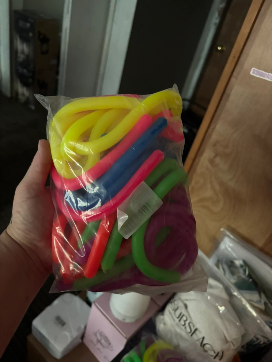 50 stretchy stick toys