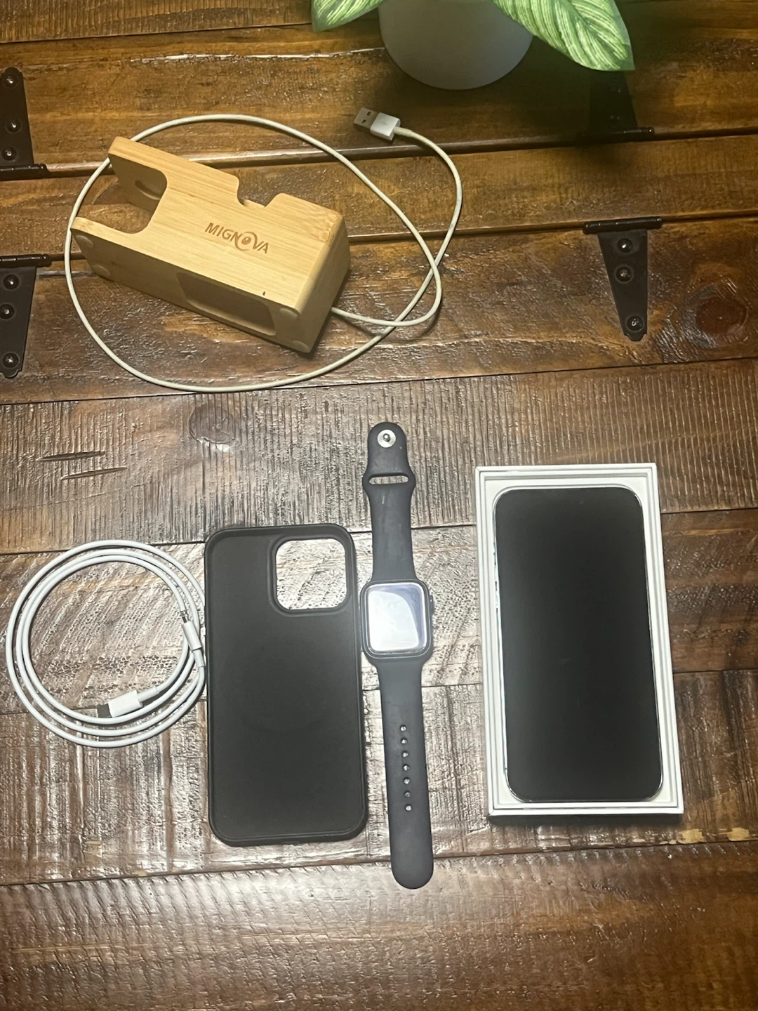 Combo Deal: iPhone 14 Pro Max + Apple Watch Series 6 (44mm)
