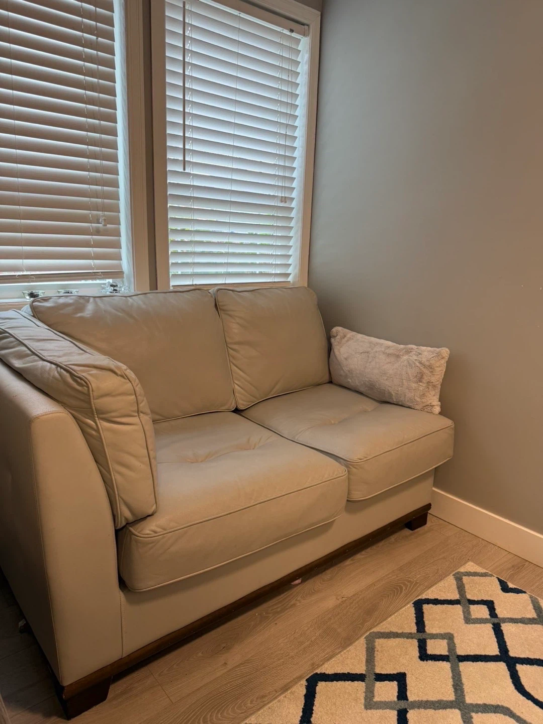 Cream Loveseat Pull-Out Bed - photo 2