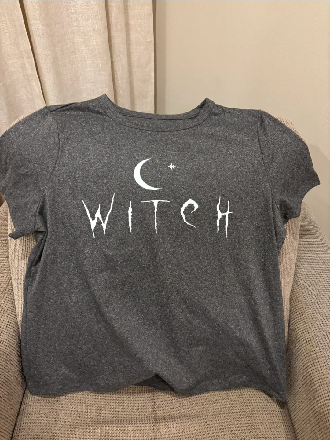 Women’s Halloween 🧙 T-shirt - Large