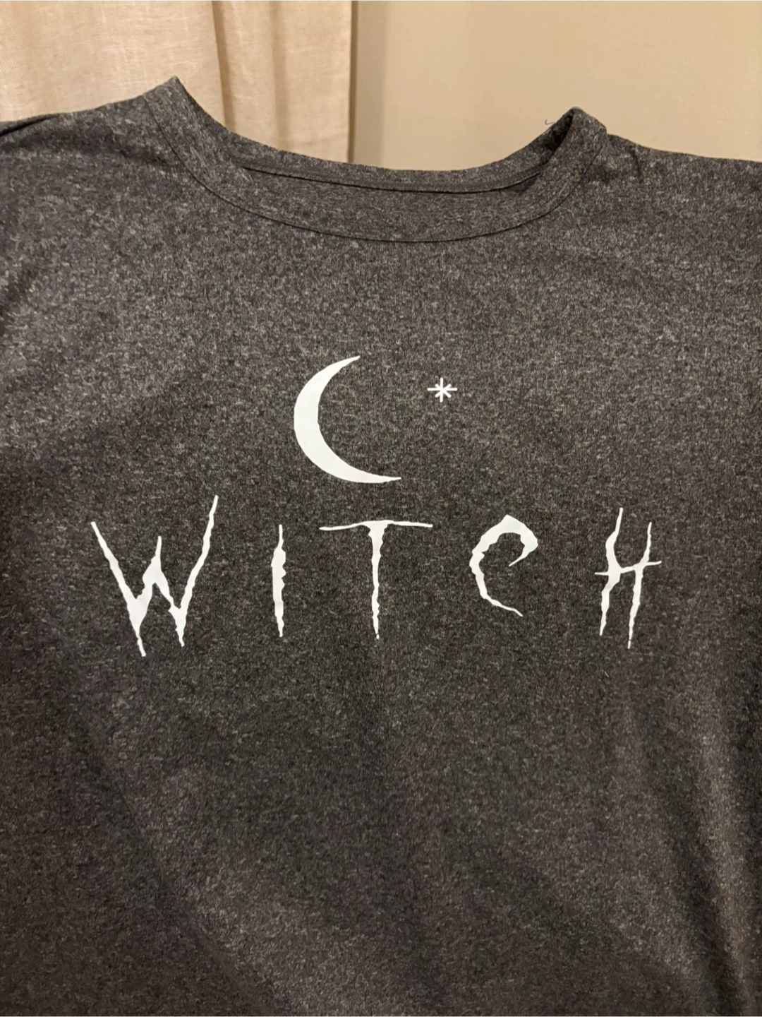 Women’s Halloween 🧙 T-shirt - Large - photo 2