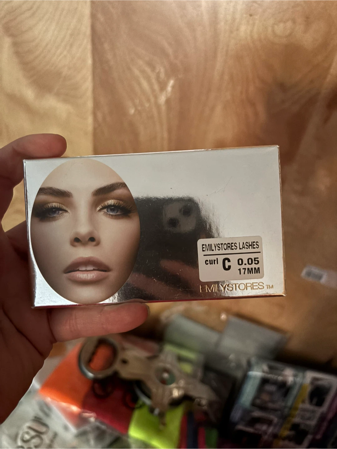 False eye lashes